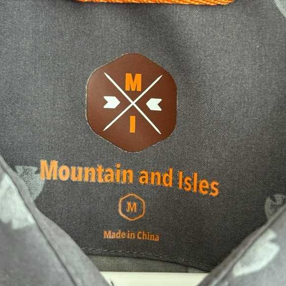 Mountain & Isles Mens Arrow Gray Button Down Shirt Size Medium - Picture 5 of 8